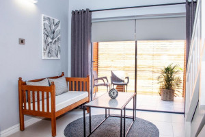  Vacation Hub International | Lofts on Lorna Lobby