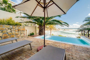  Vacation Hub International | Camps Bay Terrace Palm Suite Lobby