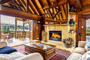  Vacation Hub International | The Log Cabin Lodge Lobby