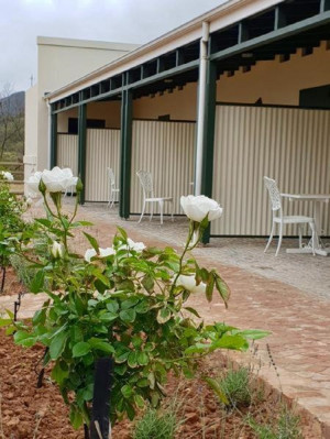  Vacation Hub International | Asher Stable Stay Lobby
