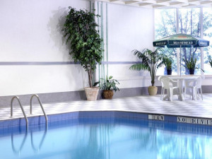  Vacation Hub International | Niagara Falls Marriott on the Falls Lobby