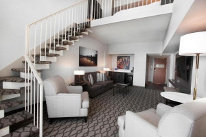 Vacation Hub International | Niagara Falls Marriott Fallsview Hotel & Spa Lobby