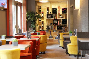  Vacation Hub International | Best Western Plus Hôtel Gare Saint-Jean Lobby