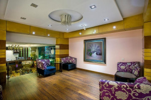 Vacation Hub International | Hotel Bengal Blueberry Lobby