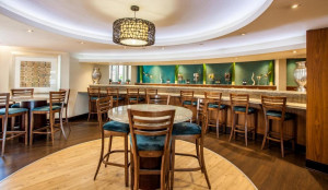  Vacation Hub International | City Lodge Hotel Lynnwood Lobby