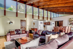  Vacation Hub International | Oudekraal Lodge Lobby
