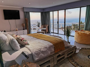  Vacation Hub International | African Vibes Camps Bay Lobby