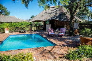  Vacation Hub International | Thaba Legae Guest Lodge Lobby