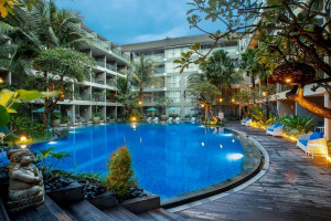  Vacation Hub International | Ramada Encore by Wyndham Bali Seminyak Lobby
