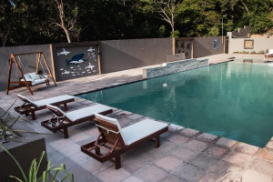  Vacation Hub International | White Shark Resort Lobby