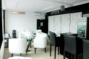  Vacation Hub International | Parkview Astoria Hotel Lobby
