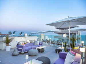  Vacation Hub International | J44 Lifestyle Hotel Lobby