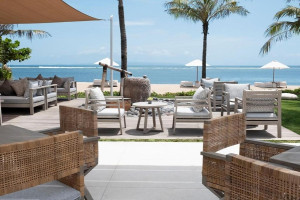  Vacation Hub International | Sadara Boutique Beach Resort Lobby