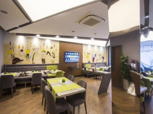  Vacation Hub International | Zeniva Hotel Lobby