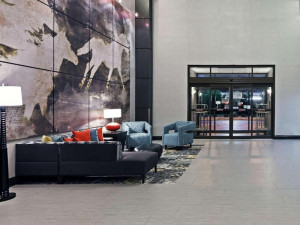  Vacation Hub International | Wingate by Wyndham Dallas/Las Colinas Lobby