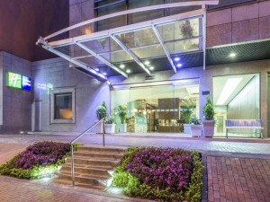  Vacation Hub International | Holiday Inn Express Bogotá - Parque La 93, an IHG Hotel Lobby