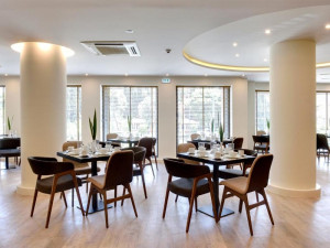  Vacation Hub International | Athens Avenue Hotel Lobby