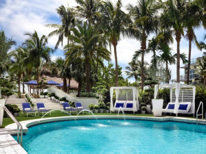  Vacation Hub International | Cadillac Hotel & Beach Club Lobby