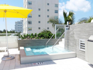  Vacation Hub International | Leslie Hotel Ocean Drive Lobby
