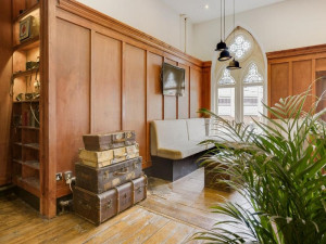  Vacation Hub International | Selina Liverpool Lobby