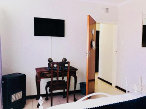  Vacation Hub International | @ Home Bed & Breakfast Lobby