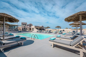  Vacation Hub International | En Plo Boutique Suites Oia Santorini Lobby