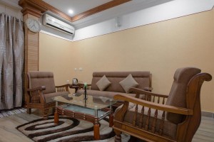  Vacation Hub International | Hotel Vashanth Krishna Lobby