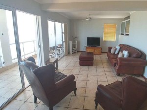  Vacation Hub International | Crystal Sea House Lobby