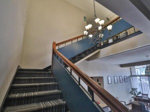  Vacation Hub International | Thistle Hotel Lobby