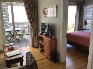  Vacation Hub International | Chez James Lobby