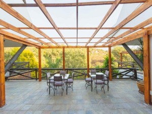  Vacation Hub International | Coral Tree Inn Lobby
