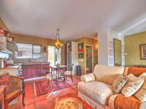  Vacation Hub International | Red Door Cottage Lobby