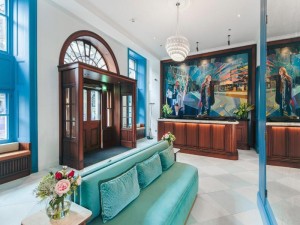  Vacation Hub International | Cheval Old Town Chambers Lobby