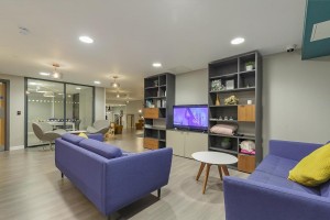  Vacation Hub International | ALTIDO Affordable Edinburgh Lobby