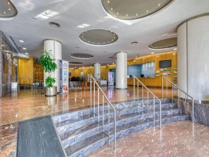  Vacation Hub International | Senator Parque Central Hotel Lobby