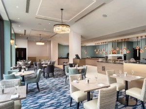  Vacation Hub International | Hilton London Gatwick Airport Lobby