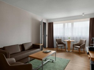 Vacation Hub International | AC Hotel by Marriott Innsbruck Lobby