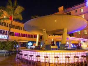 Vacation Hub International | Clevelander Hotel Lobby