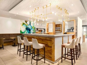  Vacation Hub International | Wyndham Garden Munich Messe Lobby