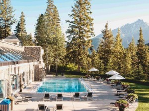  Vacation Hub International | Fairmont Banff Springs Lobby