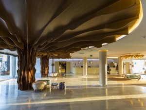  Vacation Hub International | Grand Palladium White Island Resort & Spa Lobby
