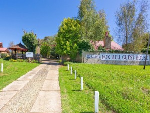  Vacation Hub International | Fox Hill Guest House Lobby