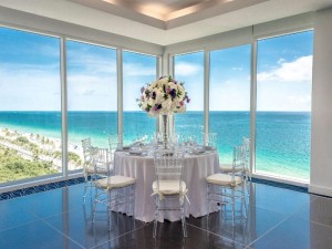  Vacation Hub International | Sonesta Fort Lauderdale Beach Lobby