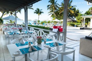  Vacation Hub International | Coral Azure beach resort Lobby