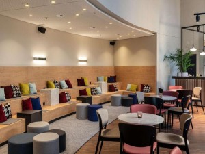  Vacation Hub International | NH Düsseldorf City Lobby