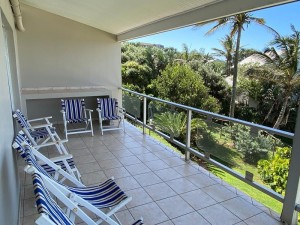 Vacation Hub International | Xanadu House Lobby