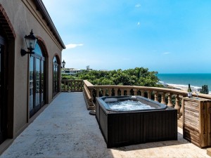  Vacation Hub International | Holiday Escapes Lobby