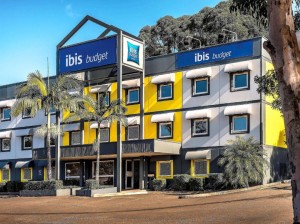  Vacation Hub International | ibis Budget - Enfield Lobby