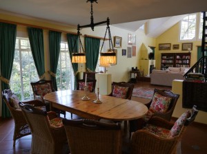  Vacation Hub International | Diggersrest Lodge Lobby