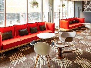  Vacation Hub International | ibis London Heathrow Airport Lobby